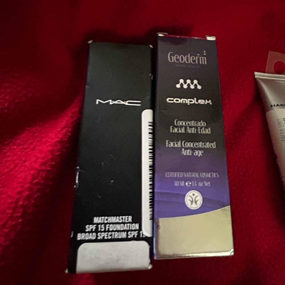 Makeup bundle - Picture 4 of 4